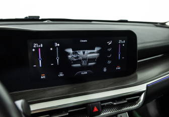 Подержанный автомобиль Kia K5 2021 года (16 фото)