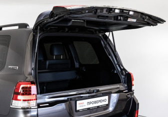 Подержанный автомобиль Toyota Land Cruiser Suv 2020 года (36 фото)