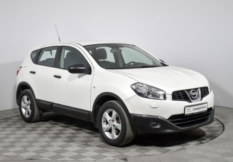 Подержанный автомобиль Nissan Qashqai 2013 года (3 фото)