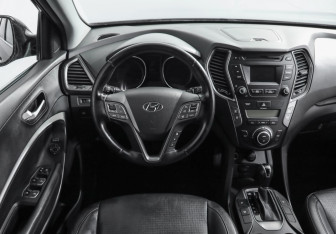 Подержанный автомобиль Hyundai Santa Fe 2013 года (11 фото)