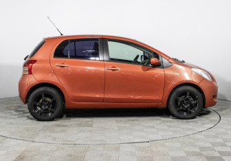 Подержанный автомобиль Toyota Yaris Hatchback 2006 года (4 фото)