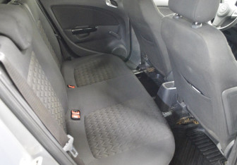 Подержанный автомобиль Opel Corsa 2013 года (13 фото)