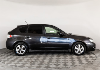 Подержанный автомобиль Subaru Impreza Hatchback 2007 года (4 фото)