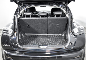 Подержанный автомобиль Nissan Juke 2011 года (19 фото)