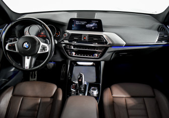 Подержанный автомобиль BMW X3 2021 года (15 фото)