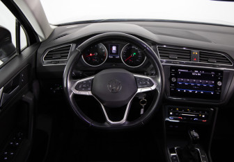 Подержанный автомобиль Volkswagen Tiguan 2020 года (10 фото)