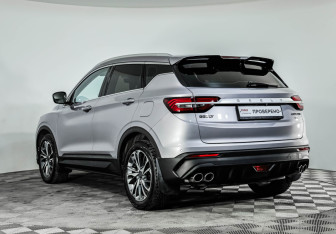 Подержанный автомобиль Geely Coolray 2022 года (7 фото)