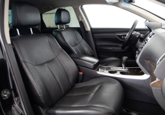 Подержанный автомобиль Nissan Teana 2014 года (10 фото)