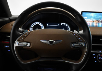 Подержанный автомобиль Genesis G80 2021 года (17 фото)