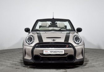 Подержанный автомобиль MINI Hatch 2022 года (9 фото)