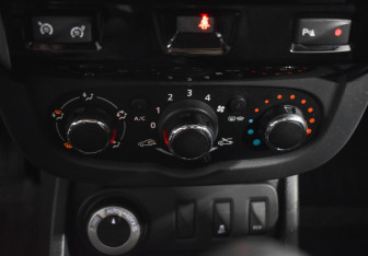 Подержанный автомобиль Renault Duster 2017 года (17 фото)