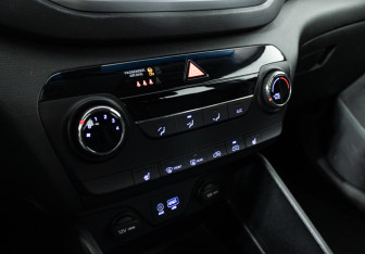 Подержанный автомобиль Hyundai Tucson 2015 года (15 фото)