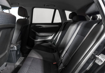 Подержанный автомобиль BMW X1 2014 года (12 фото)