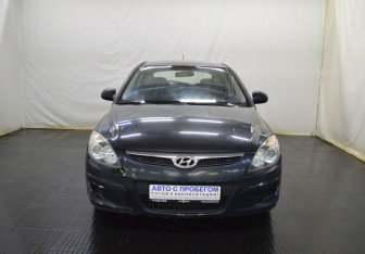 Подержанный автомобиль Hyundai i30 Hatchback 2010 года (2 фото)