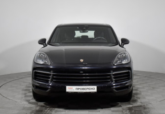 Подержанный автомобиль Porsche Cayenne 2019 года (2 фото)