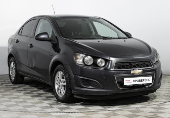 Подержанный автомобиль Chevrolet Aveo Sedan 2014 года (3 фото)