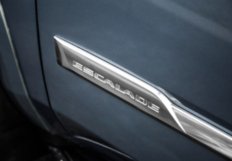 Подержанный автомобиль Cadillac Escalade Suv 2016 года (9 фото)