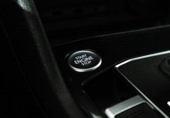 Подержанный автомобиль Volkswagen Tiguan 2017 года (18 фото)