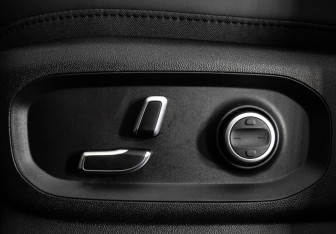 Подержанный автомобиль Omoda C7 2025 года (19 фото)