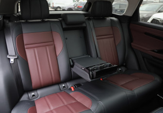 Подержанный автомобиль Land Rover Range Rover Evoque 2024 года (32 фото)