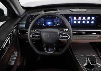 Подержанный автомобиль Chery Tiggo 8 Pro Max 2023 года (10 фото)