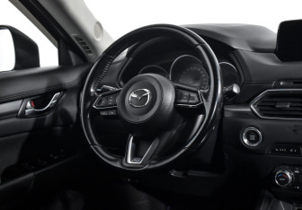 Подержанный автомобиль Mazda CX-5 2017 года (13 фото)
