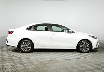 Подержанный автомобиль Kia Cerato Sedan 2020 года (4 фото)