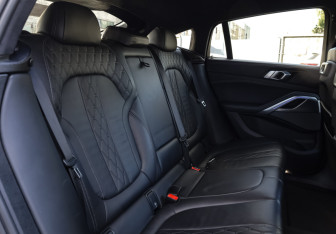 Подержанный автомобиль BMW X6 2021 года (15 фото)