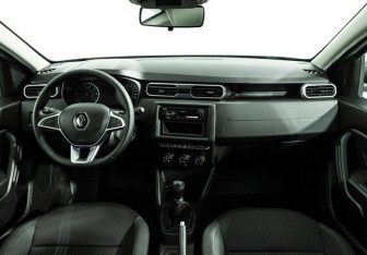 Подержанный автомобиль Renault Duster 2021 года (13 фото)
