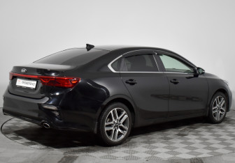 Подержанный автомобиль Kia Cerato Sedan 2019 года (5 фото)