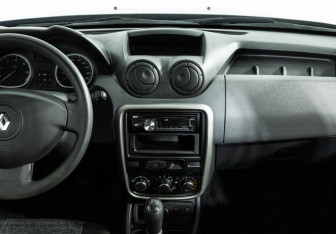 Подержанный автомобиль Renault Duster 2014 года (14 фото)