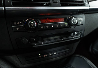 Подержанный автомобиль BMW X6 2013 года (19 фото)