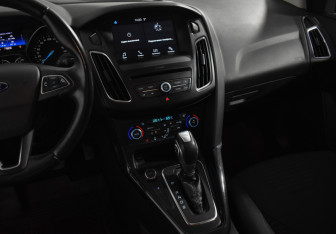 Подержанный автомобиль Ford Focus Sedan 2017 года (19 фото)