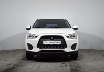 Подержанный автомобиль Mitsubishi ASX 2013 года (2 фото)