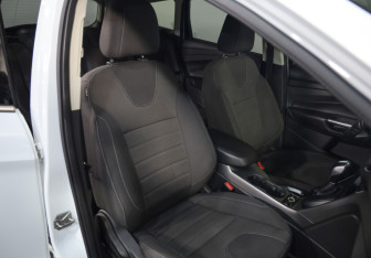 Подержанный автомобиль Ford Kuga 2016 года (20 фото)