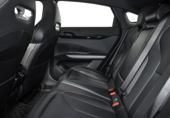 Подержанный автомобиль Changan UNI-V 2024 года (13 фото)