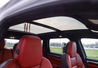 Подержанный автомобиль Porsche Cayenne 2016 года (28 фото)