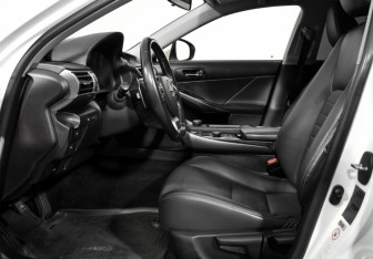 Подержанный автомобиль Lexus IS Sedan 2014 года (11 фото)