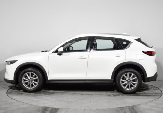 Подержанный автомобиль Mazda CX-5 2024 года (8 фото)
