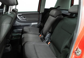 Подержанный автомобиль Skoda Roomster 2014 года (10 фото)