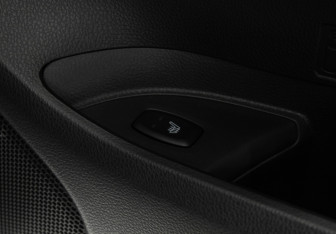 Подержанный автомобиль Mitsubishi Pajero Sport 2017 года (20 фото)