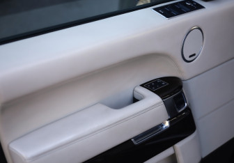 Подержанный автомобиль Land Rover Range Rover 2016 года (22 фото)