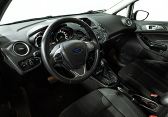 Подержанный автомобиль Ford Fiesta Hatchback 2016 года (11 фото)