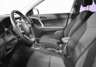 Подержанный автомобиль Hyundai Creta 2017 года (10 фото)