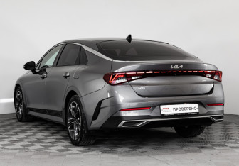 Подержанный автомобиль Kia K5 2022 года (9 фото)