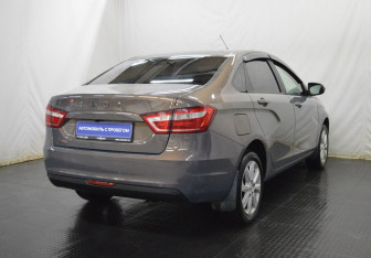Подержанный автомобиль LADA (ВАЗ) Vesta Sedan 2019 года (5 фото)