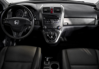 Подержанный автомобиль Honda CR-V 2011 года (14 фото)