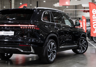 Подержанный автомобиль Geely Monjaro 2024 года (7 фото)