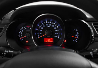 Подержанный автомобиль Kia Rio Sedan 2013 года (17 фото)