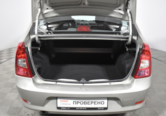 Подержанный автомобиль Renault Logan Sedan 2011 года (16 фото)